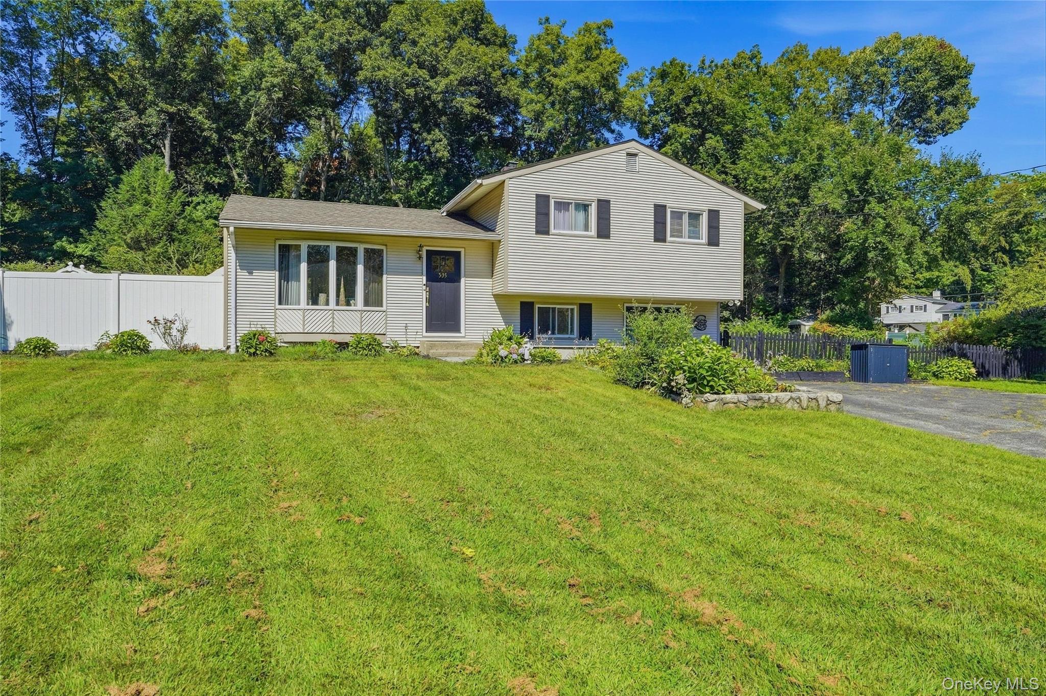 535 Westbrook Drive – For Sale photo 3