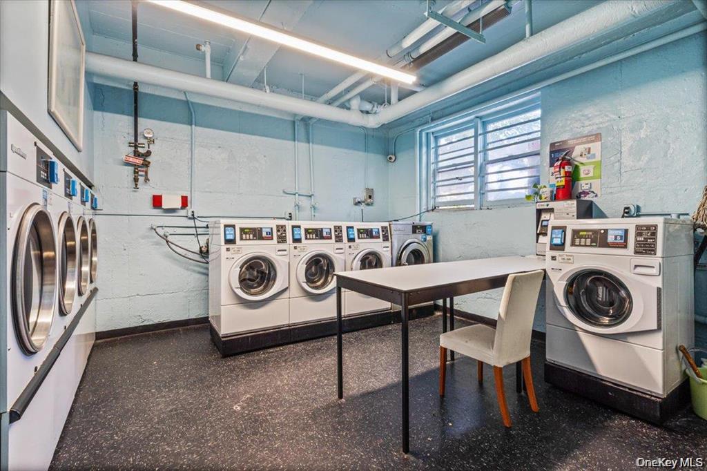 3425 150th Street, Unit 1J photo 13