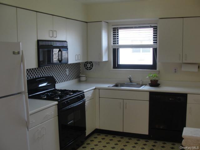 220 Sneden Place, Unit 220 photo 6