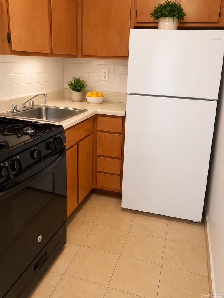 723 Macdonough Street, Unit 4A photo 2