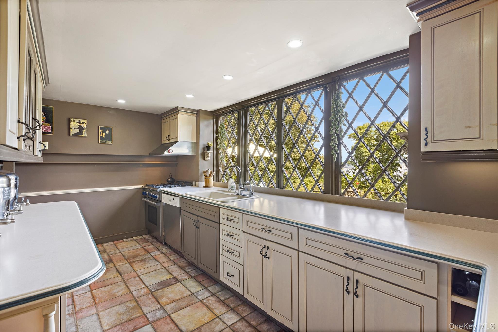 924 Route 9W S – For Sale photo 13