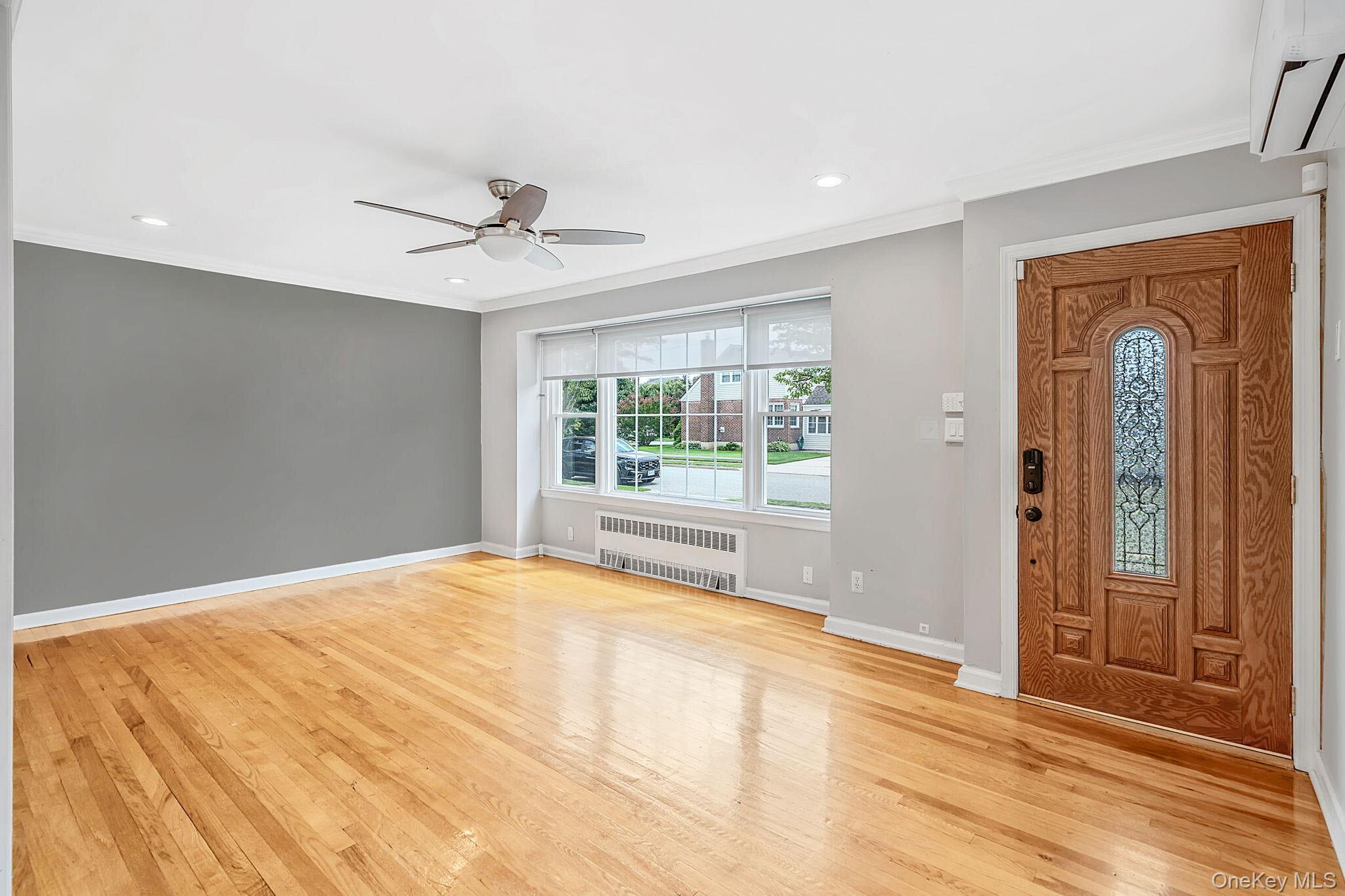190 Albertson Place – For Sale photo 4