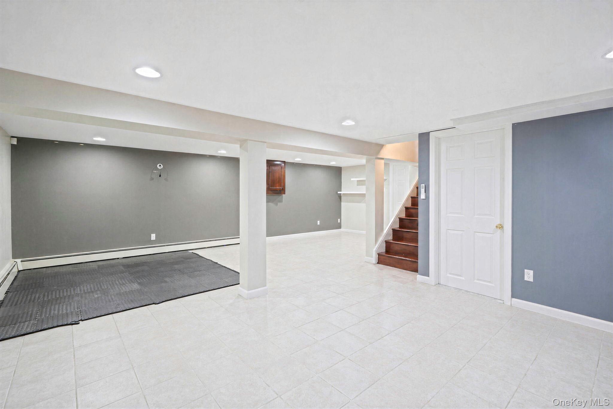 190 Albertson Place – For Sale photo 20