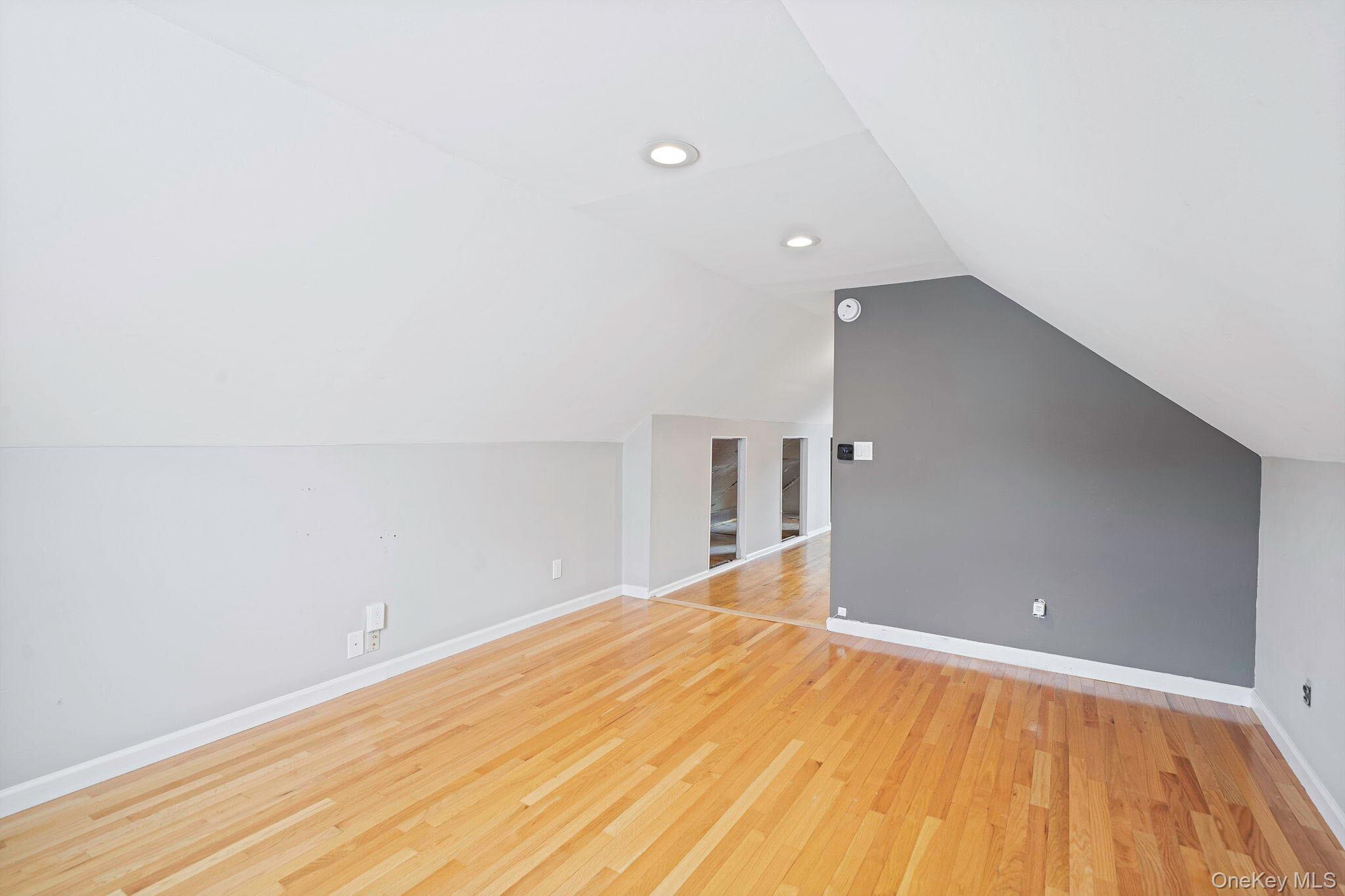 190 Albertson Place – For Sale photo 16