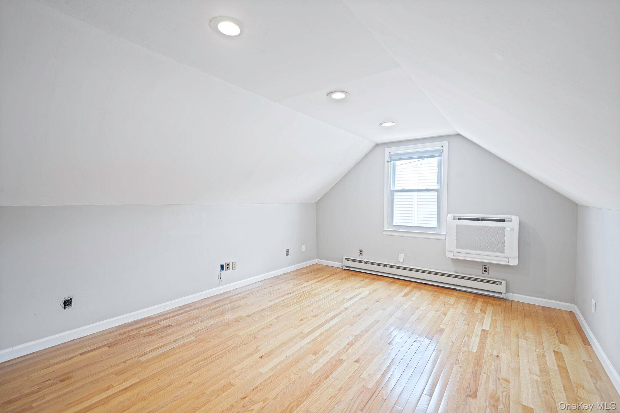 190 Albertson Place – For Sale photo 17