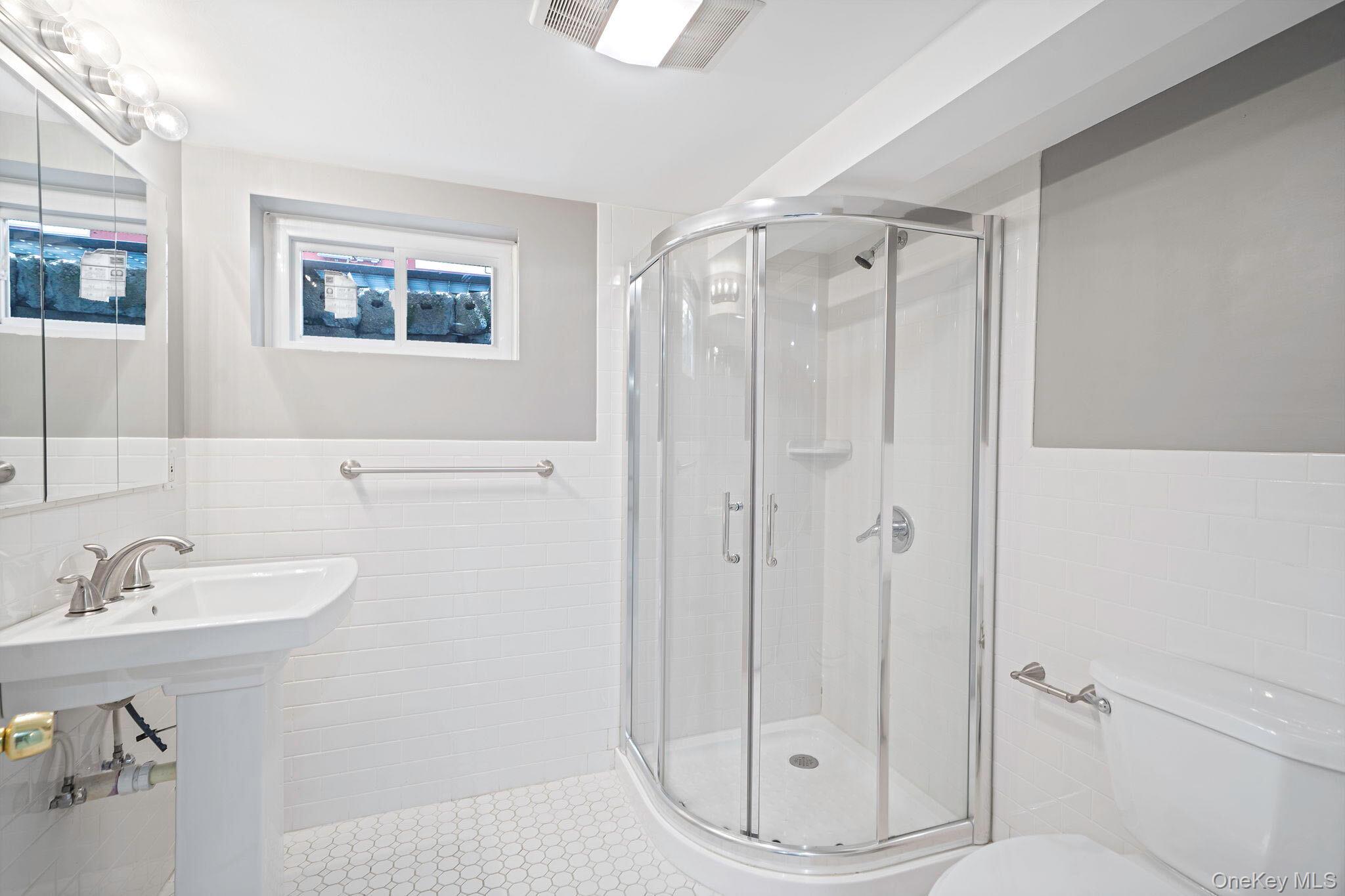 190 Albertson Place – For Sale photo 19