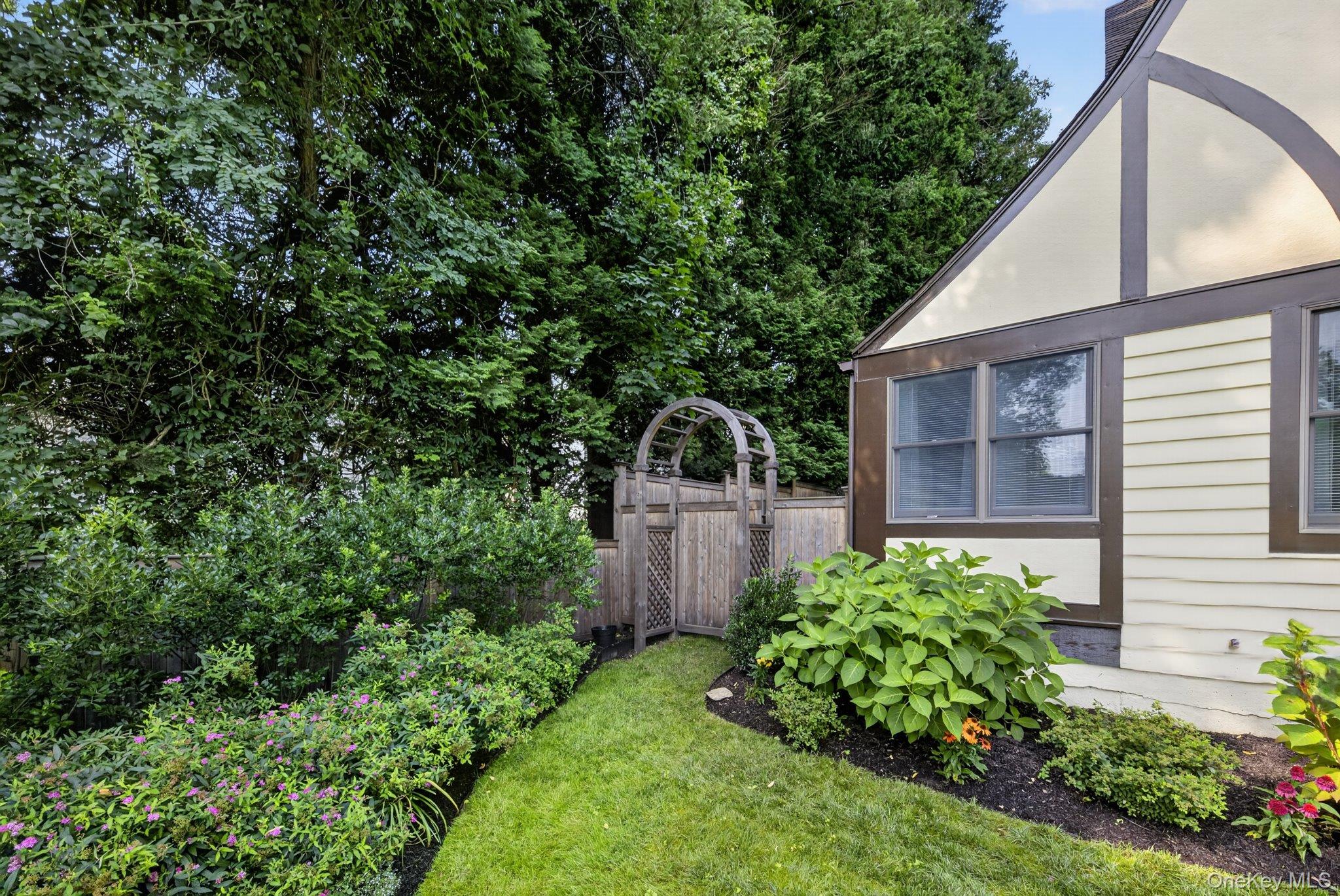 14 S Longfellow Street – For Sale photo 3