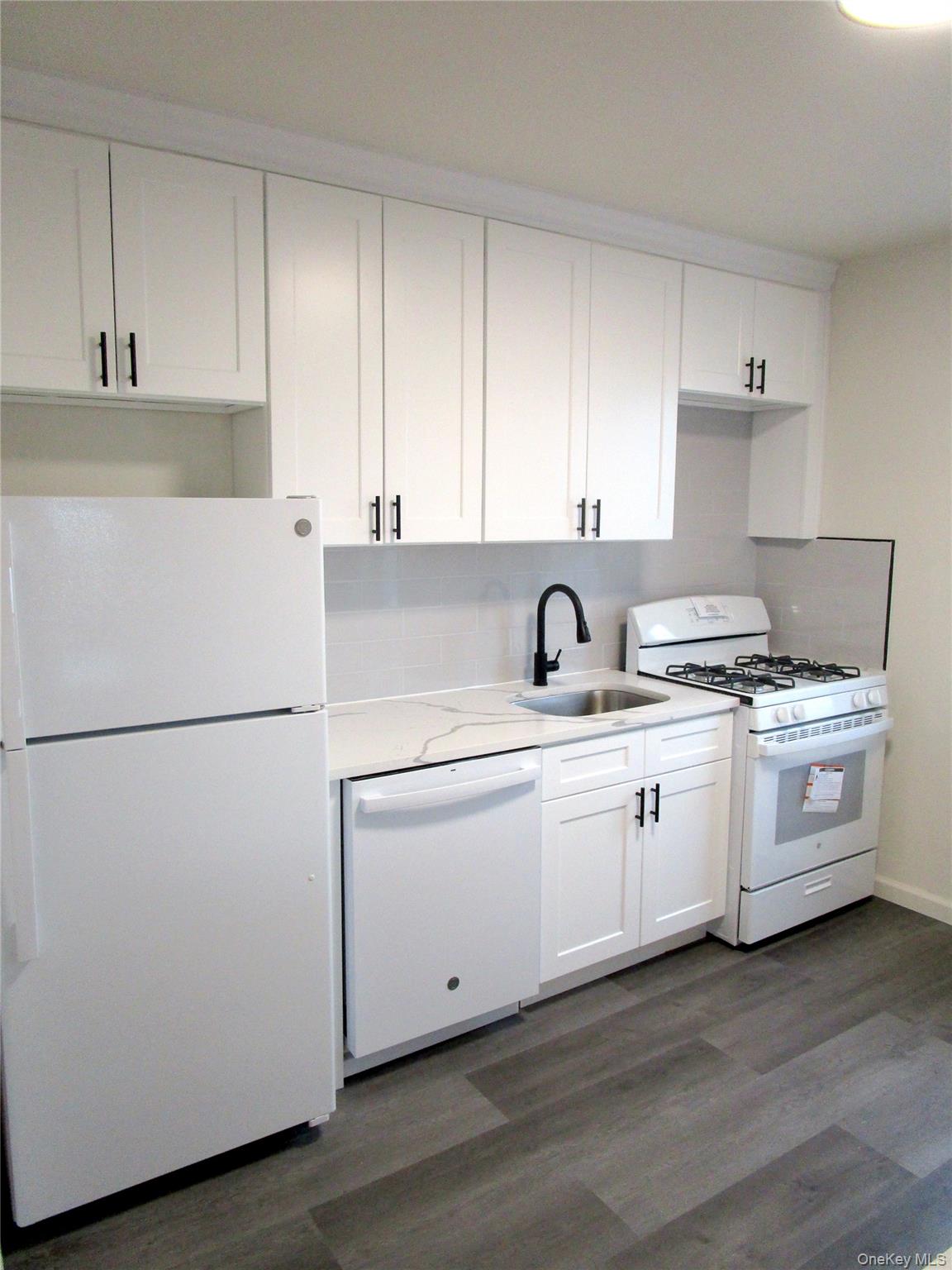 255 Bronx River Road, Unit 7L photo 12