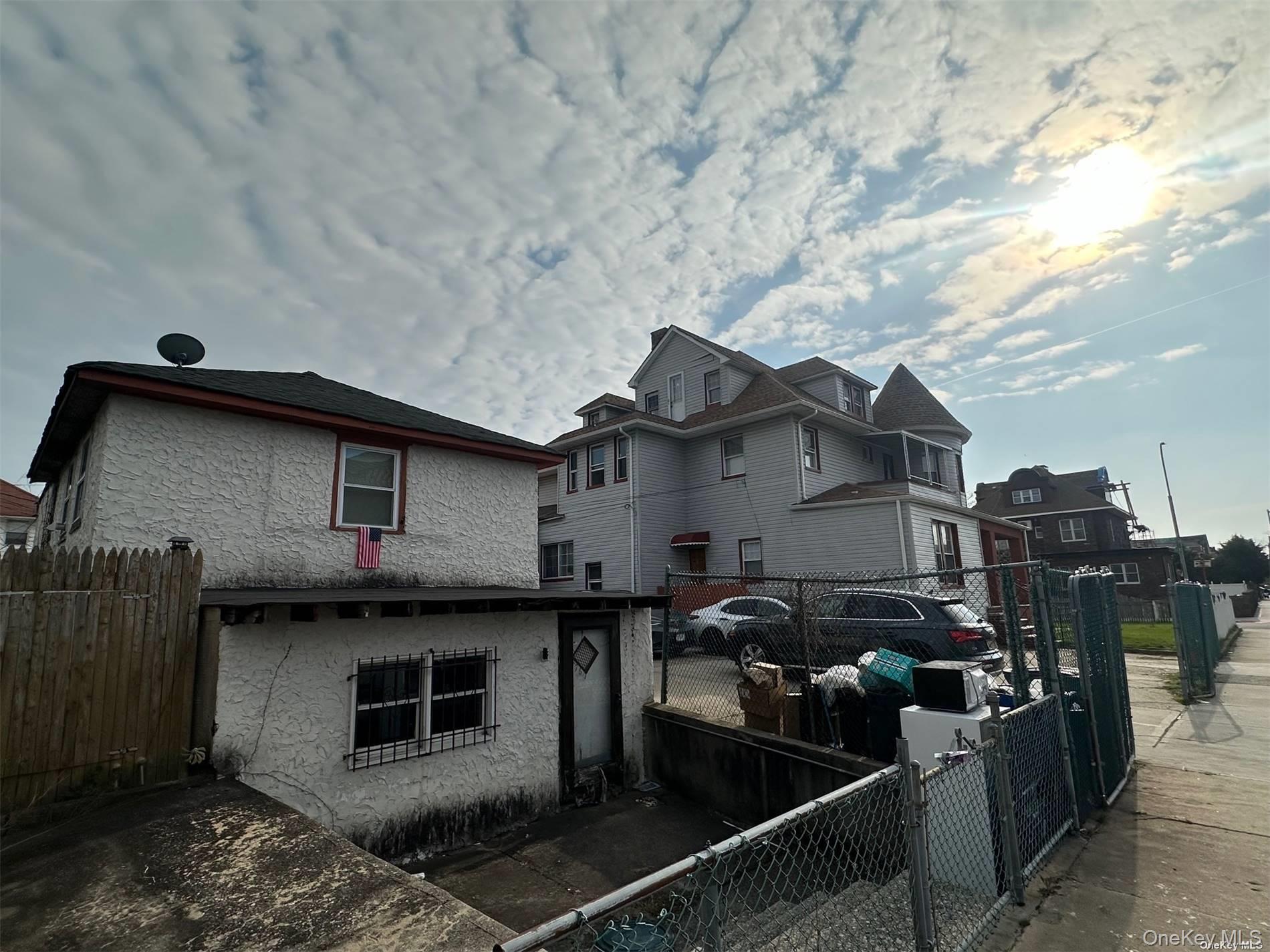 3815 Sea Gate Avenue – For Sale photo 3