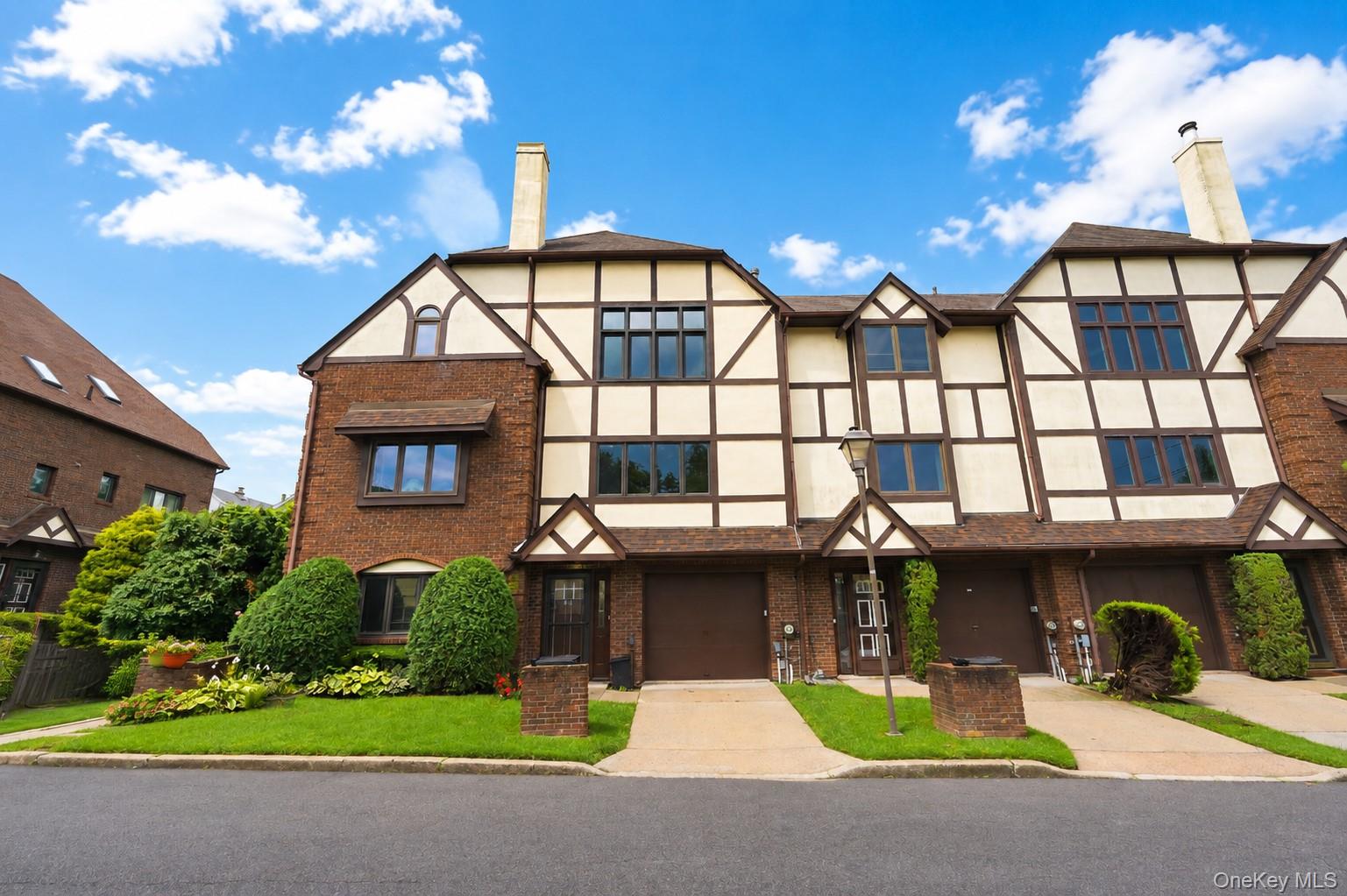 16 Fox Hunt Court – For Sale