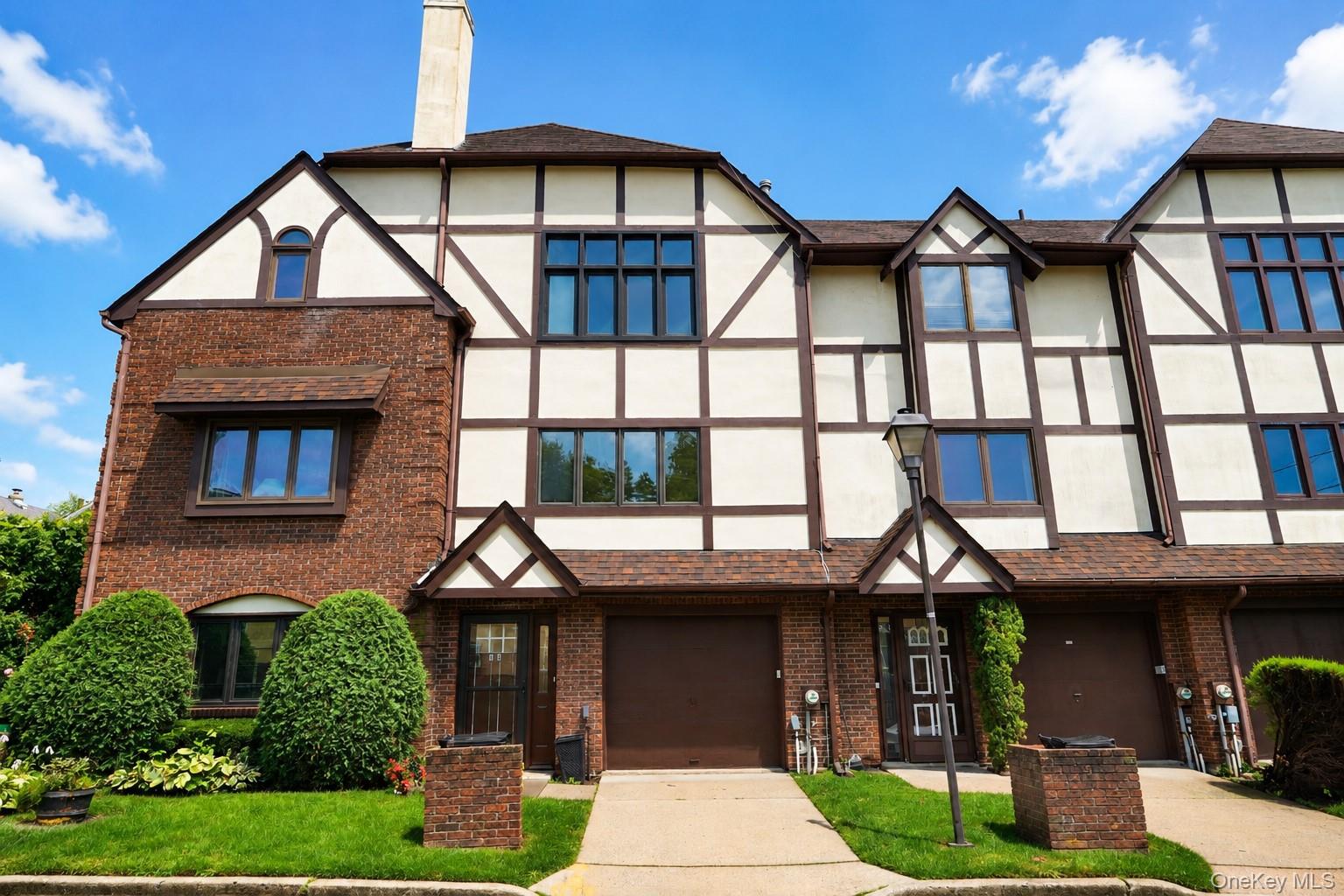 16 Fox Hunt Court – For Sale photo 2