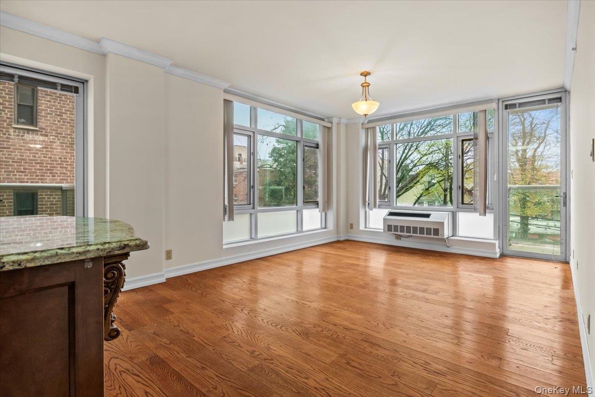 3511 Cambridge Avenue, Unit 3F
