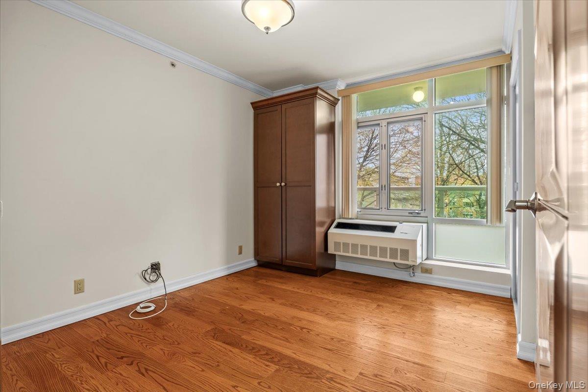 3511 Cambridge Avenue, Unit 3F photo 8