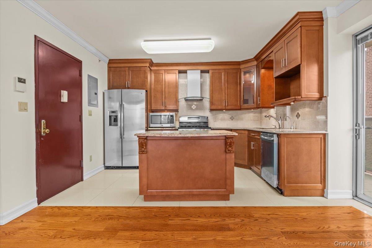 3511 Cambridge Avenue, Unit 3F photo 3