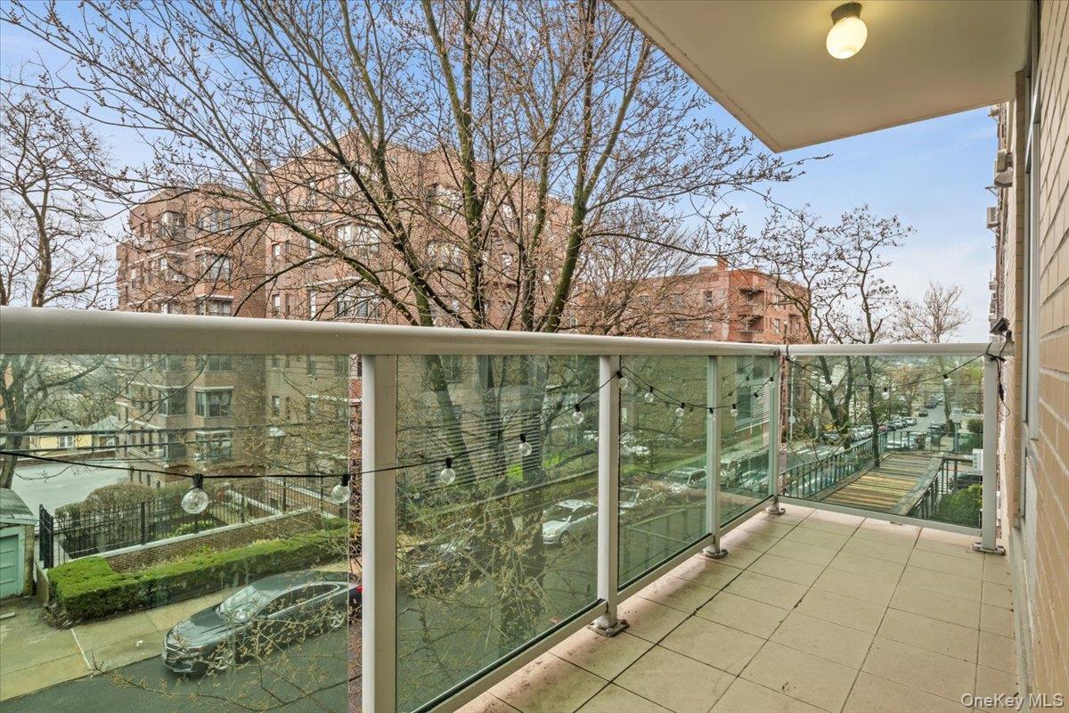 3511 Cambridge Avenue, Unit 3F photo 4