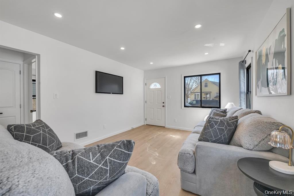 1568 Madison Street – For Rent photo 6