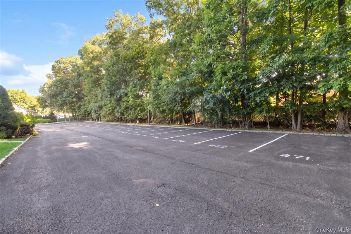 36 Yorkshire Drive – For Sale photo 23