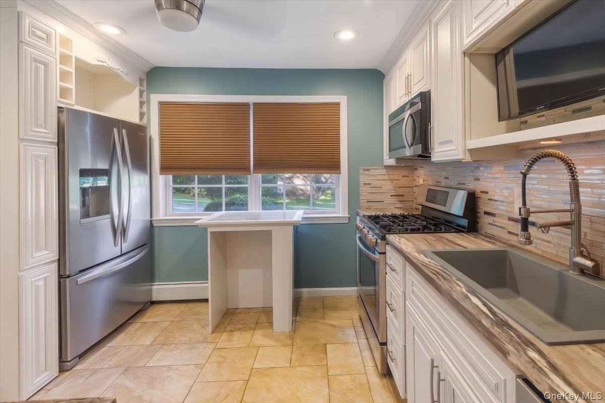 36 Yorkshire Drive – For Sale photo 9