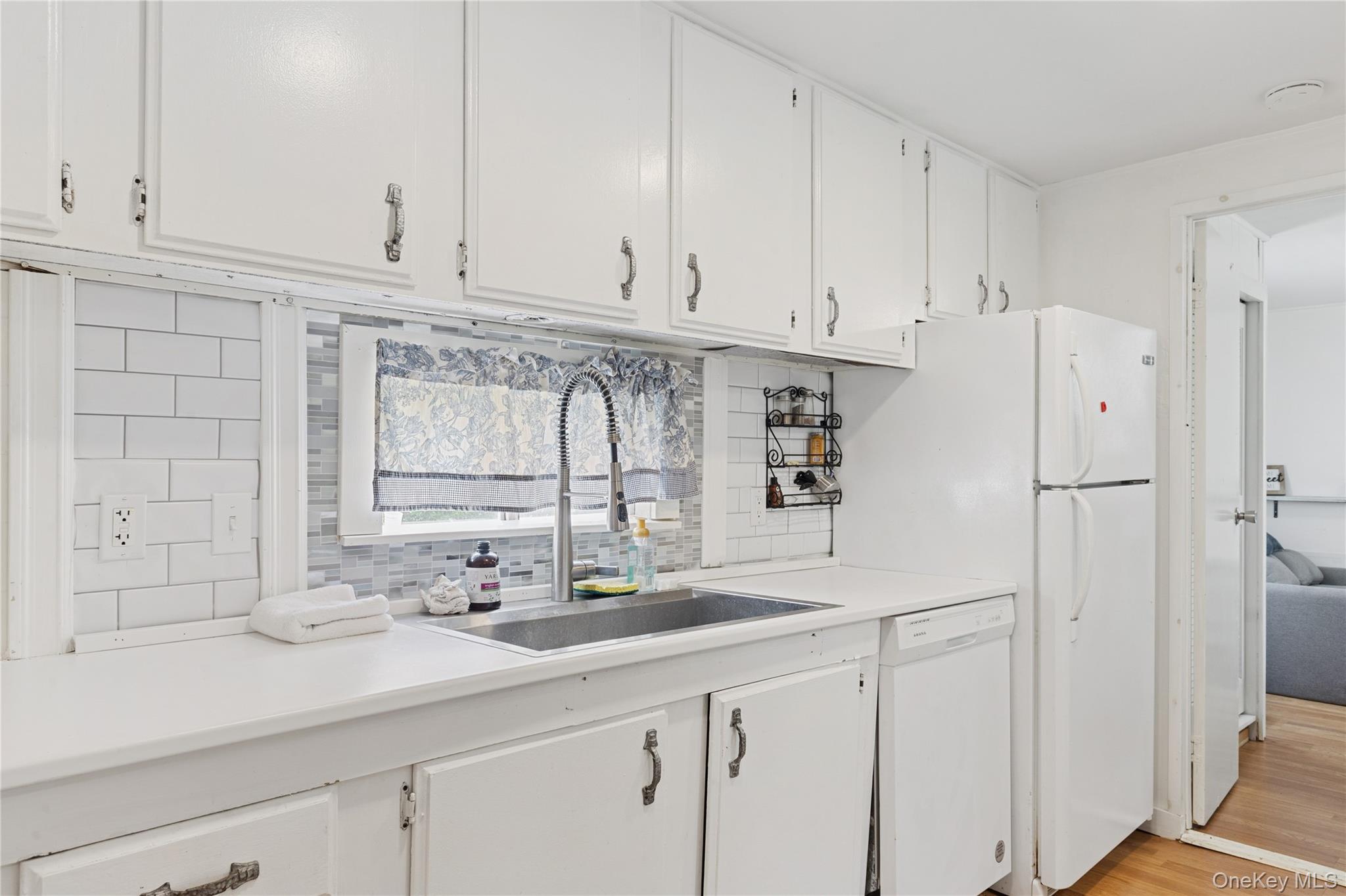 8 North Railroad Avenue – For Sale photo 7