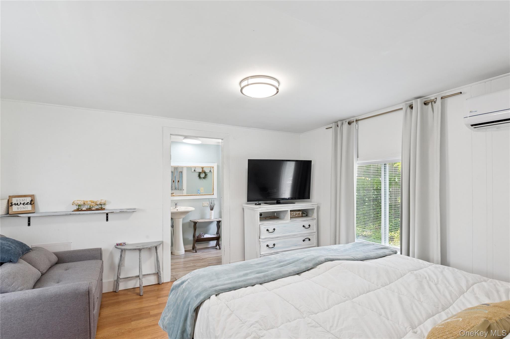 8 North Railroad Avenue – For Sale photo 10