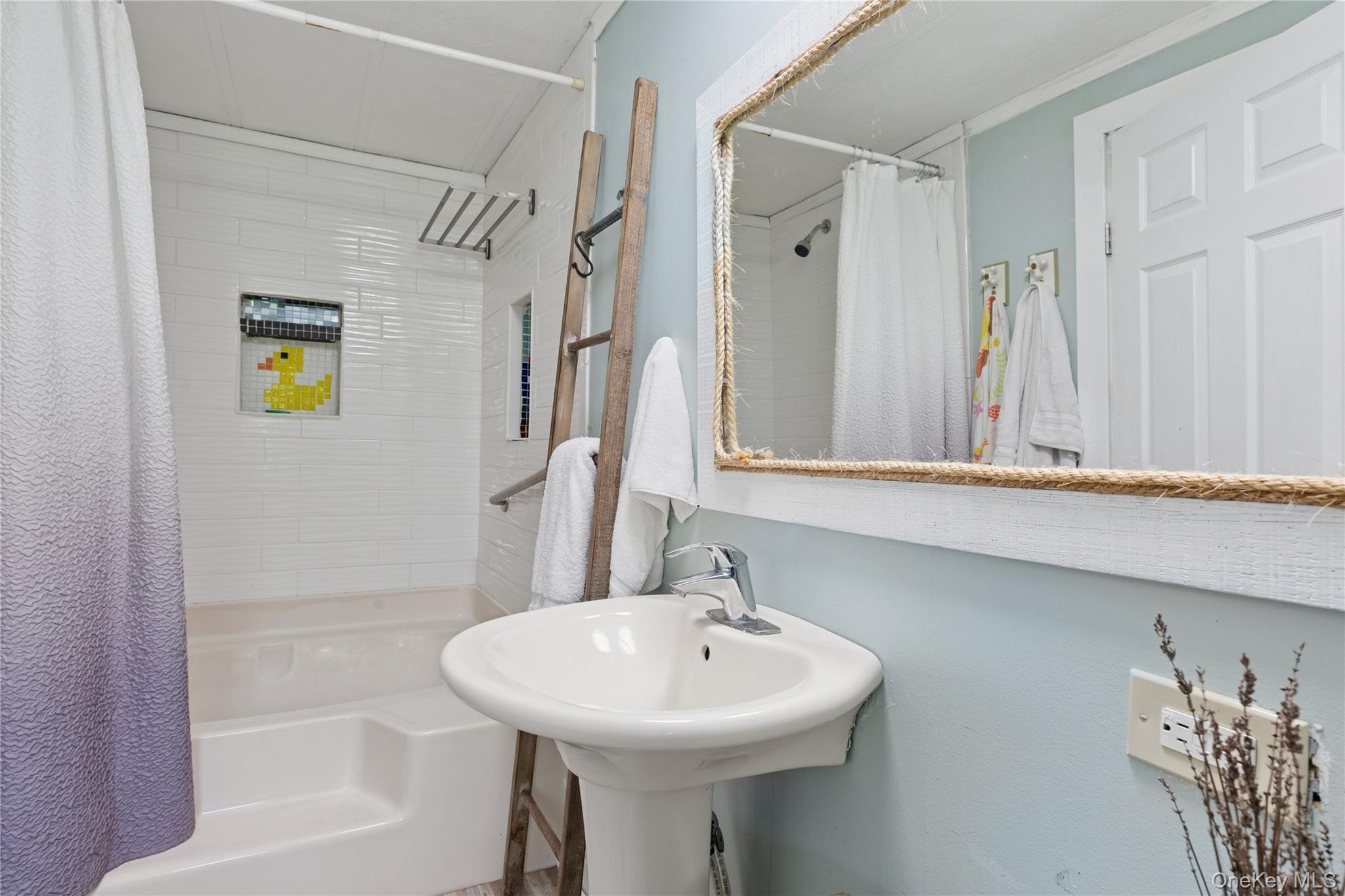 8 North Railroad Avenue – For Sale photo 13