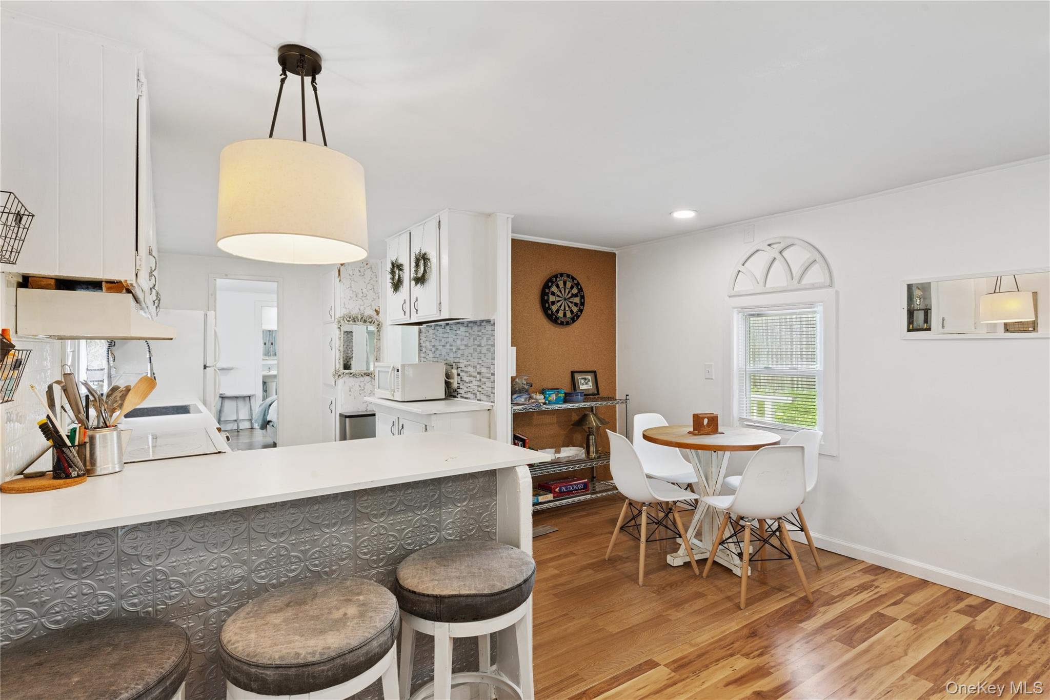 8 North Railroad Avenue – For Sale