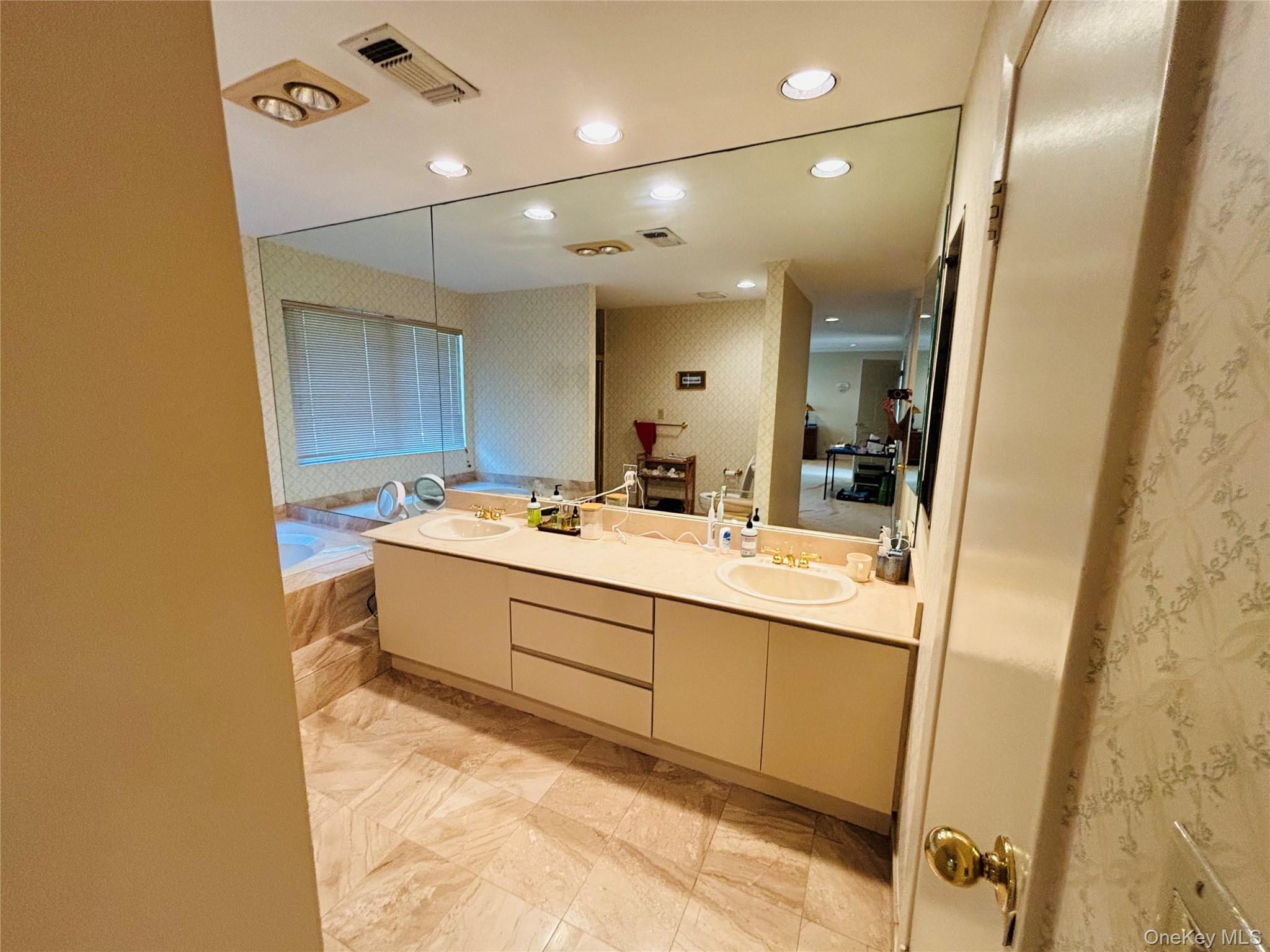 88 The Glen, Unit 88 photo 23