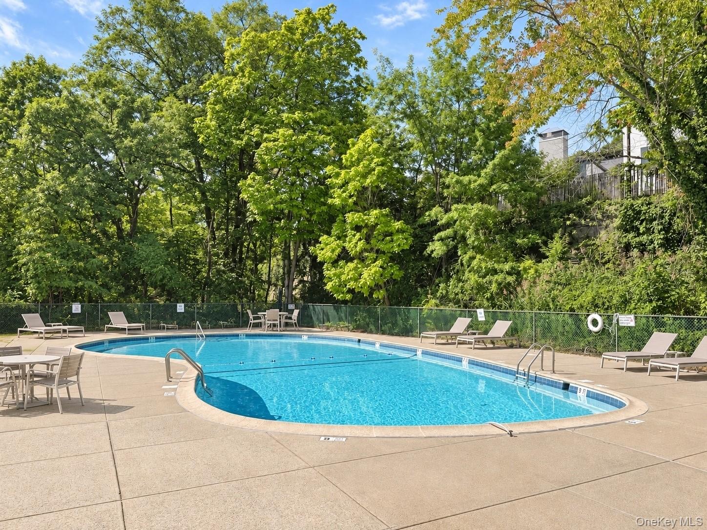 416 Benedict Avenue, Unit 3G photo 12
