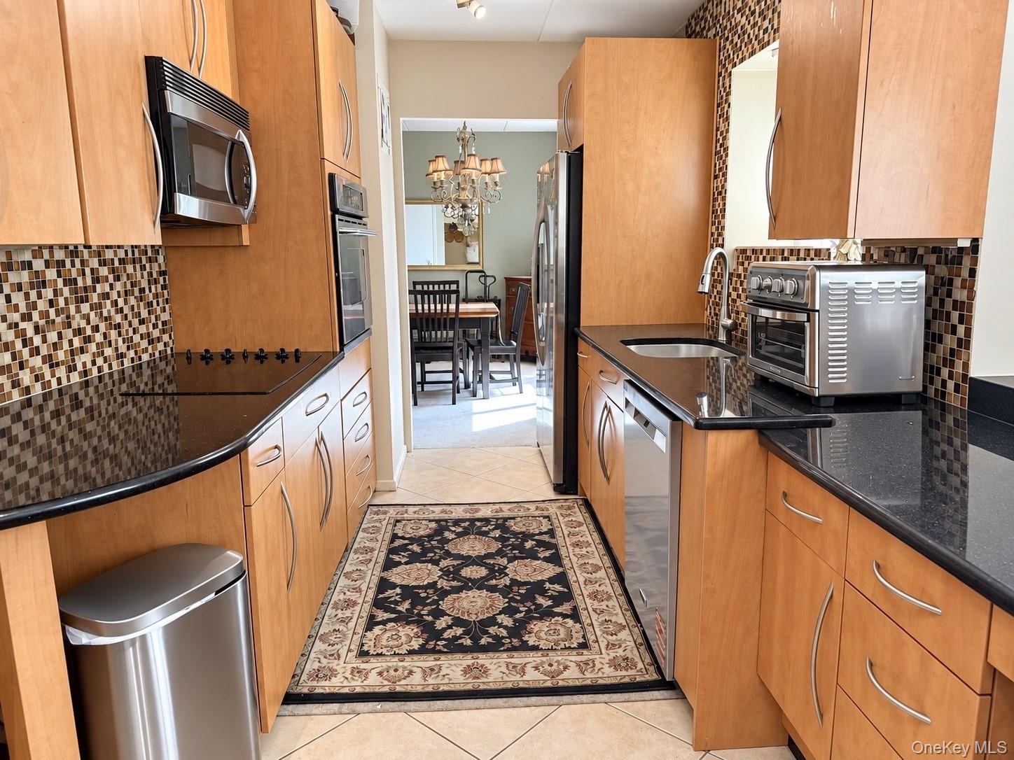 416 Benedict Avenue, Unit 3G photo 9