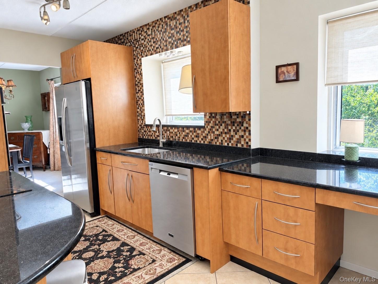 416 Benedict Avenue, Unit 3G photo 8