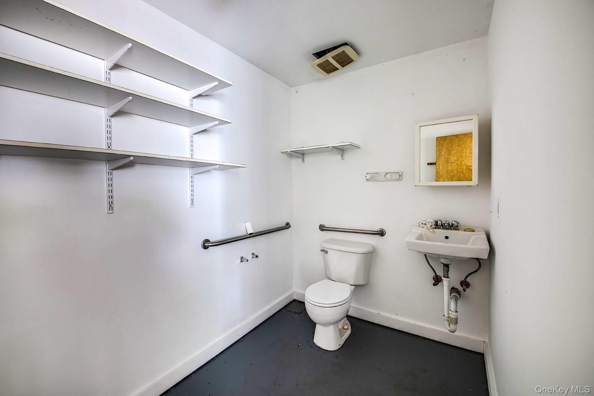 13 Washington Avenue – For Rent photo 12