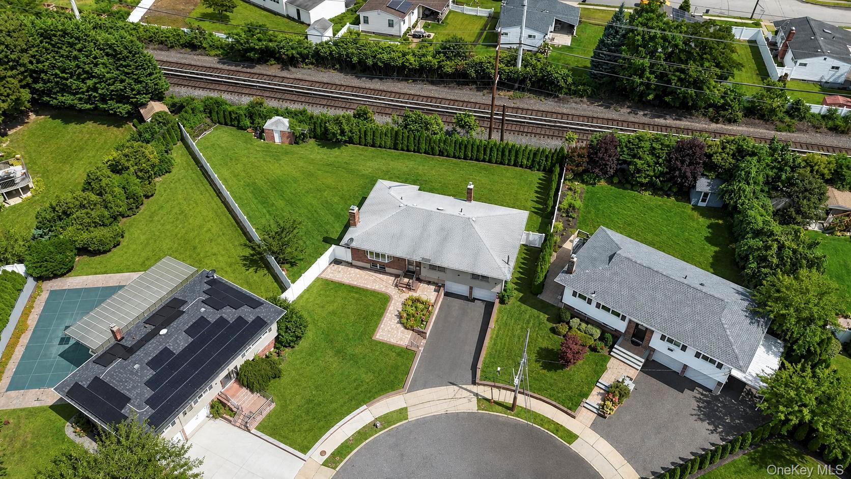 12 Hilton Court – For Sale photo 2