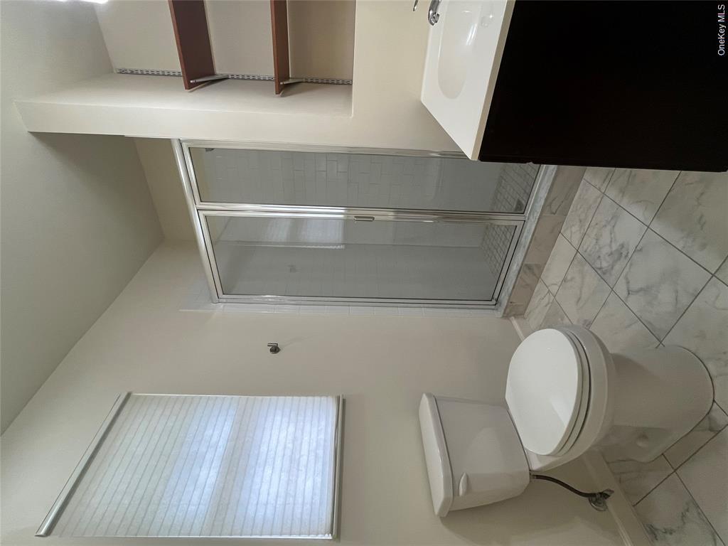 73 Webster Avenue, Unit A photo 8