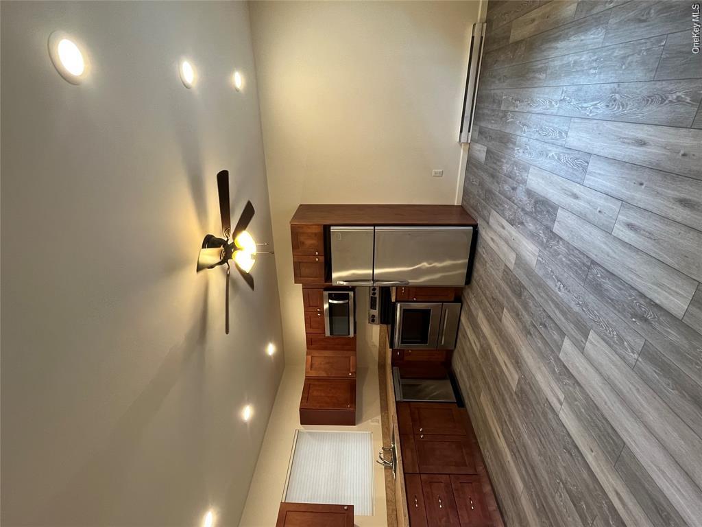 73 Webster Avenue, Unit A photo 3