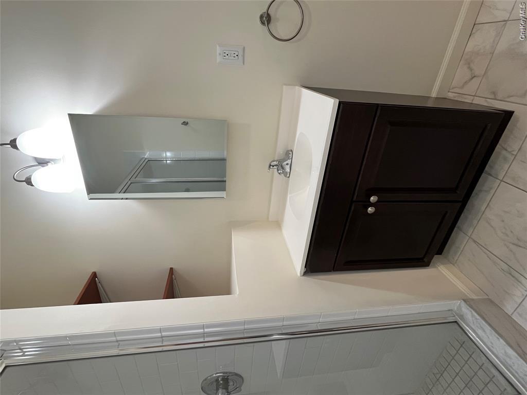 73 Webster Avenue, Unit A photo 7