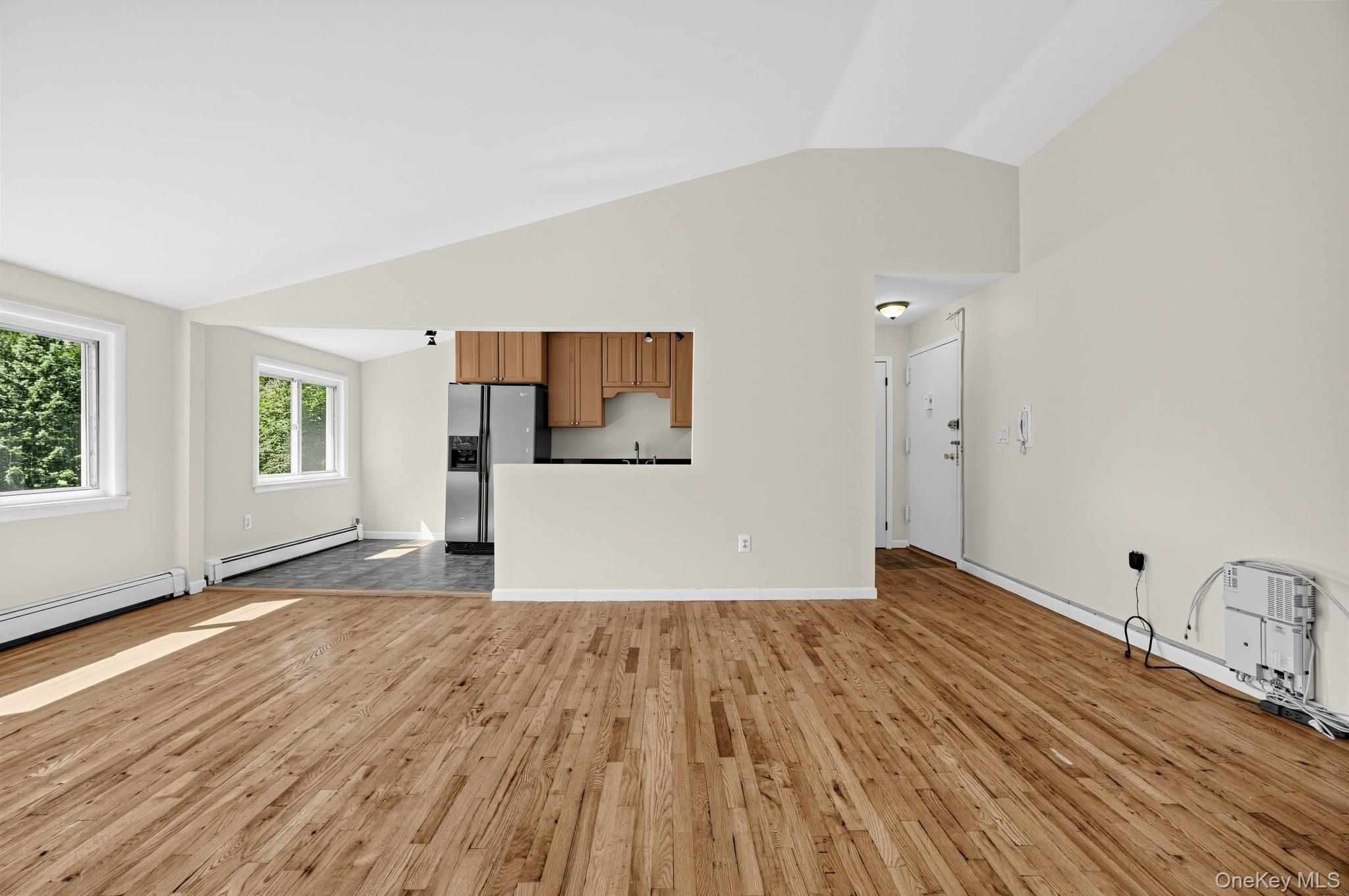 828 Pelhamdale Avenue, Unit 4L photo 4