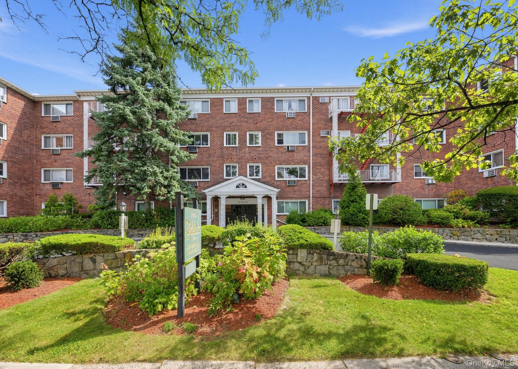828 Pelhamdale Avenue, Unit 4L photo 20
