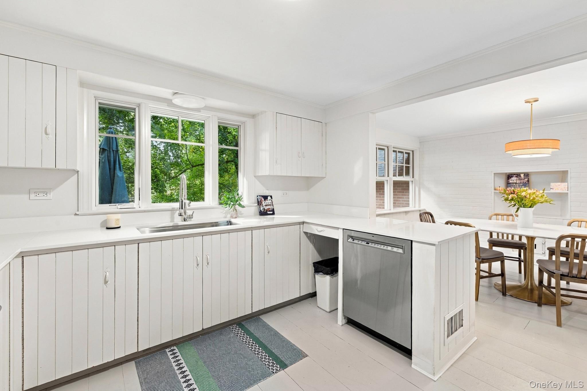 4 Douglas Drive – For Sale photo 9