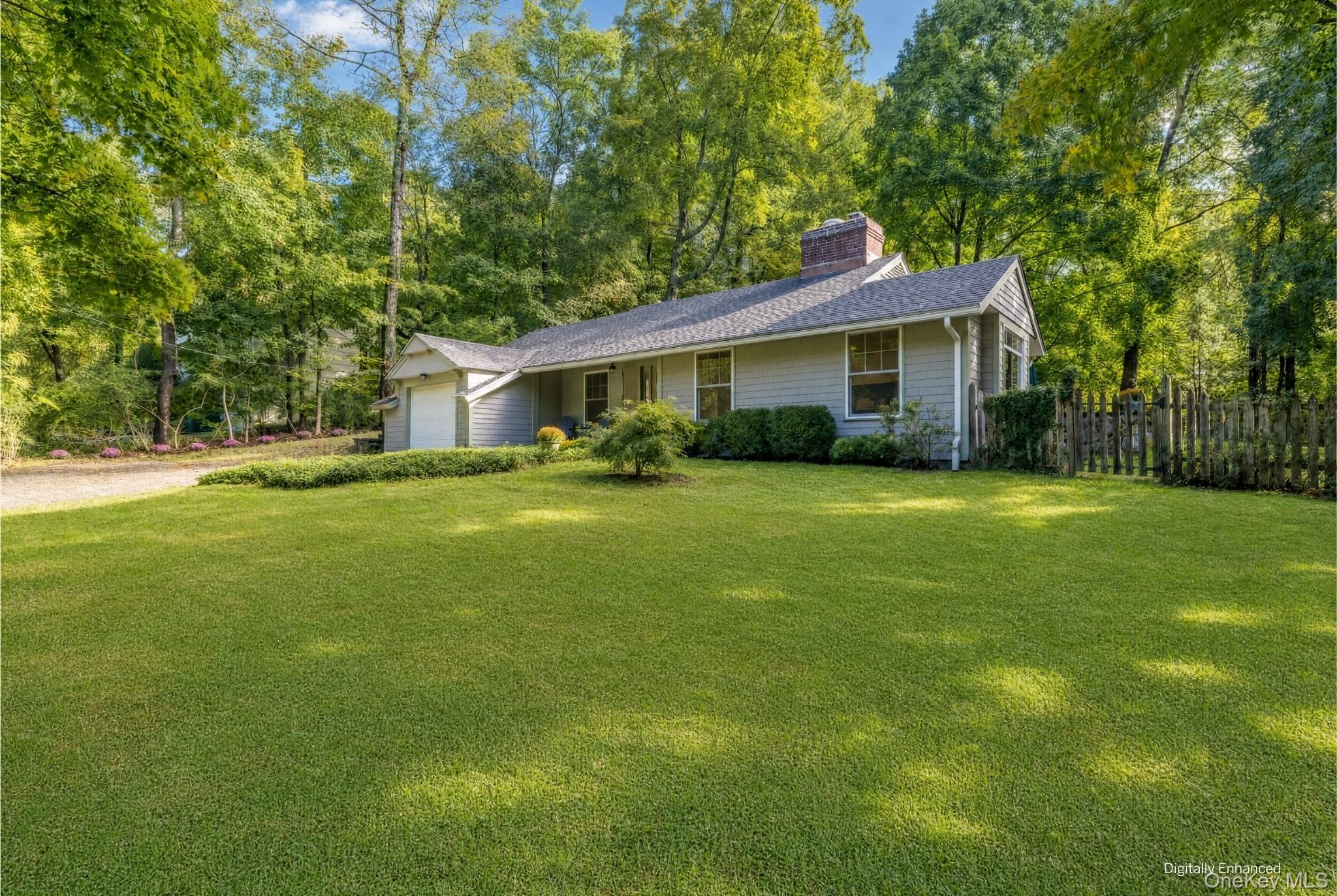 4 Douglas Drive – For Sale photo 2