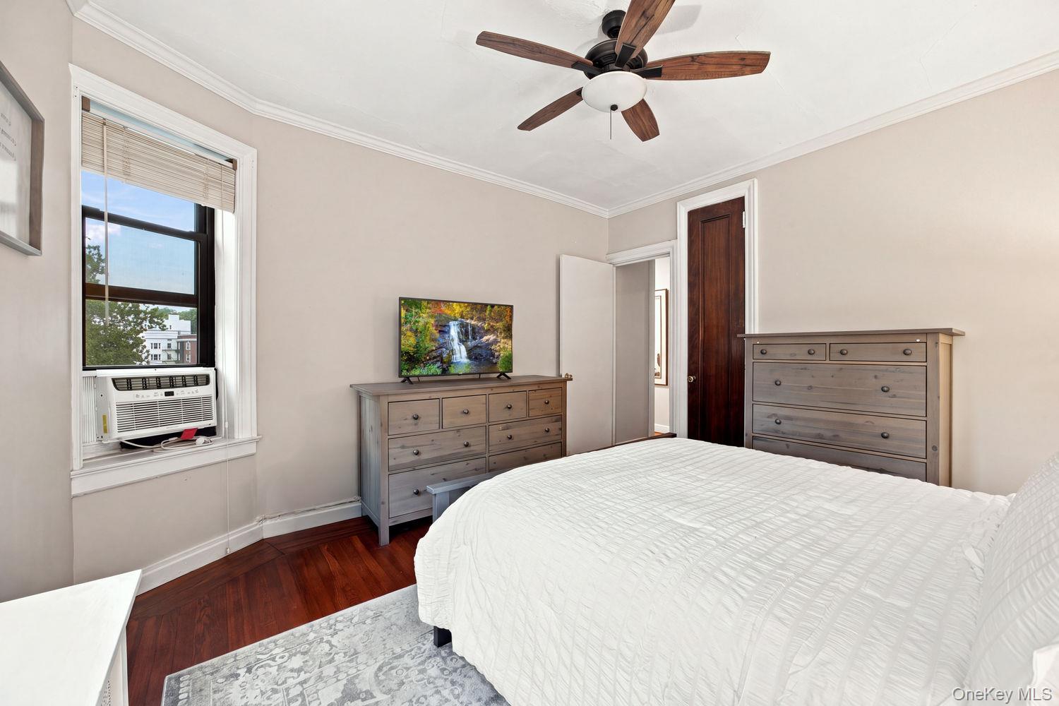 246 Bronxville Road, Unit i2 photo 2