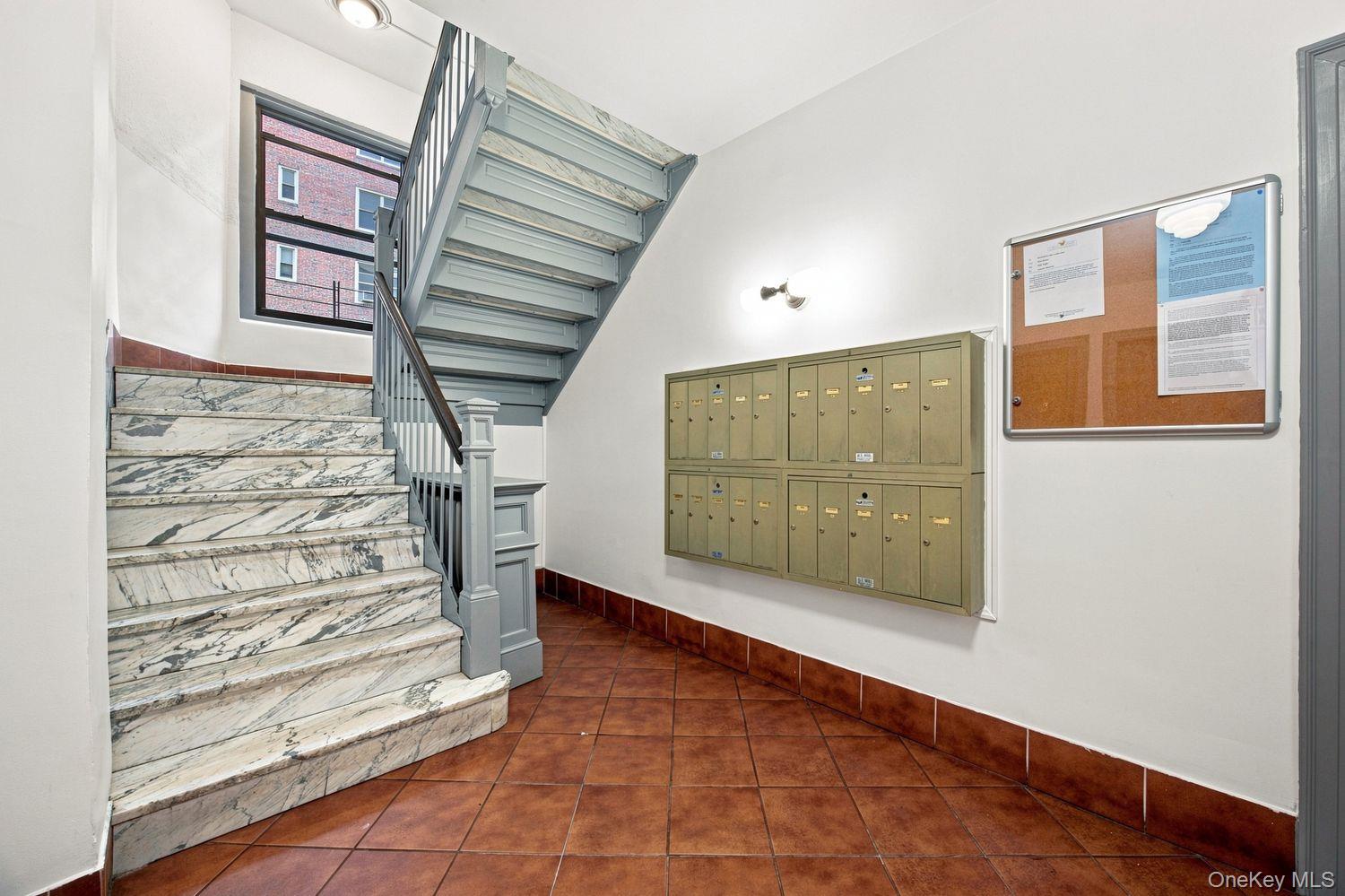 246 Bronxville Road, Unit i2 photo 4