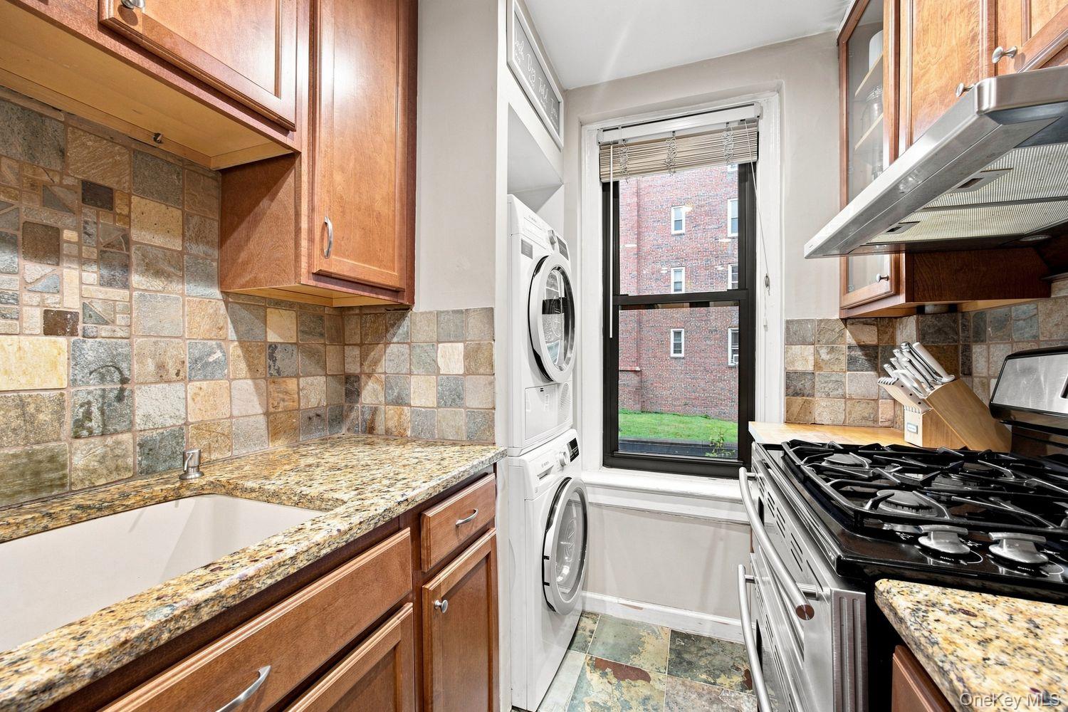 246 Bronxville Road, Unit i2 photo 8