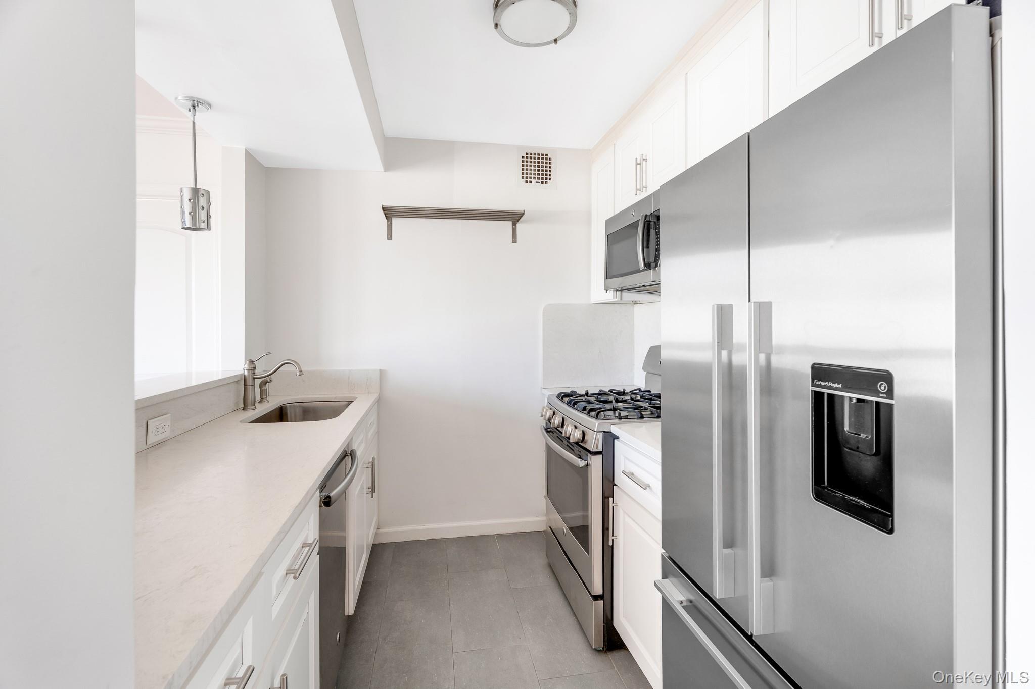 9921 4th Avenue, Unit 2H photo 3