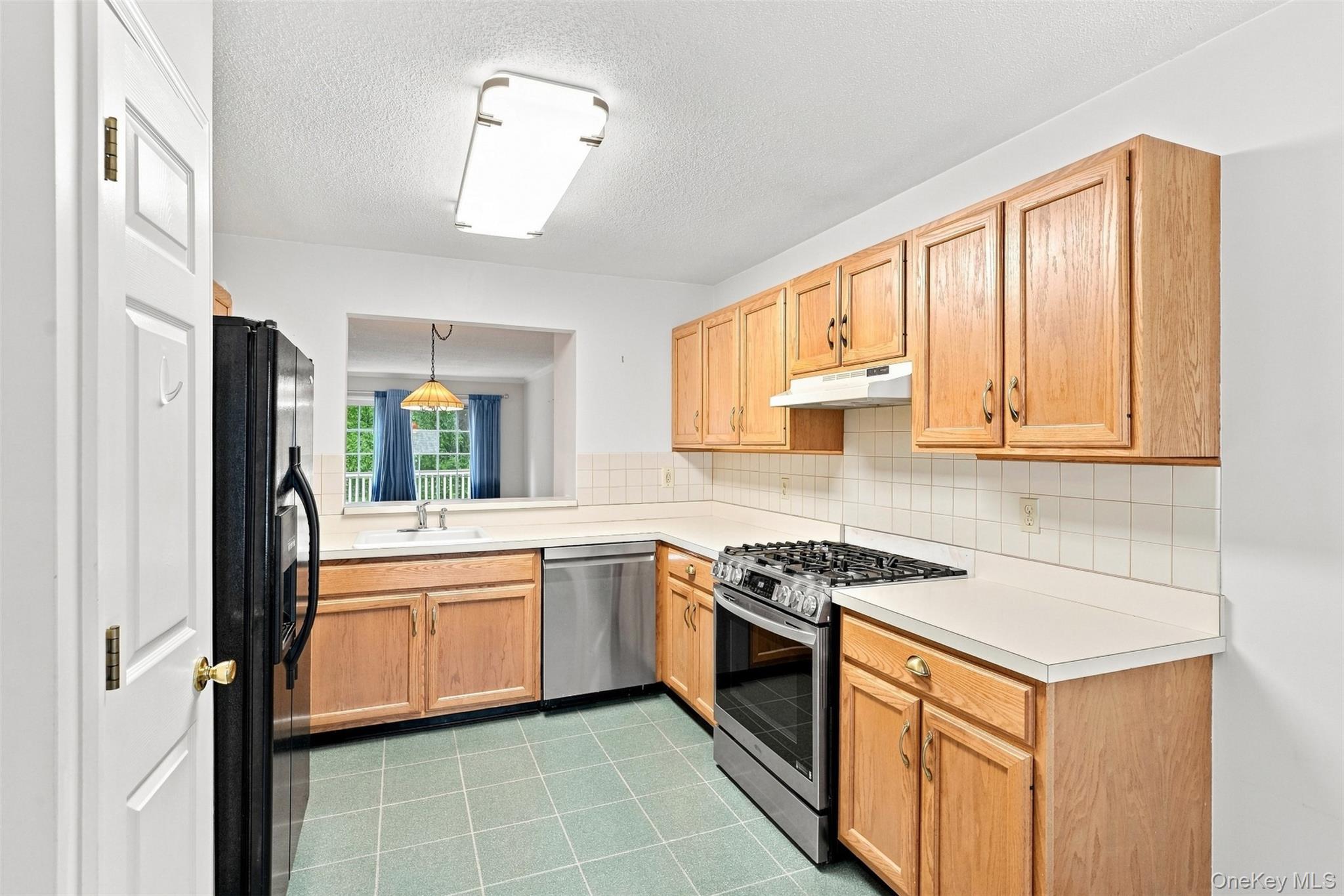 103 Kensington Court – For Sale photo 4