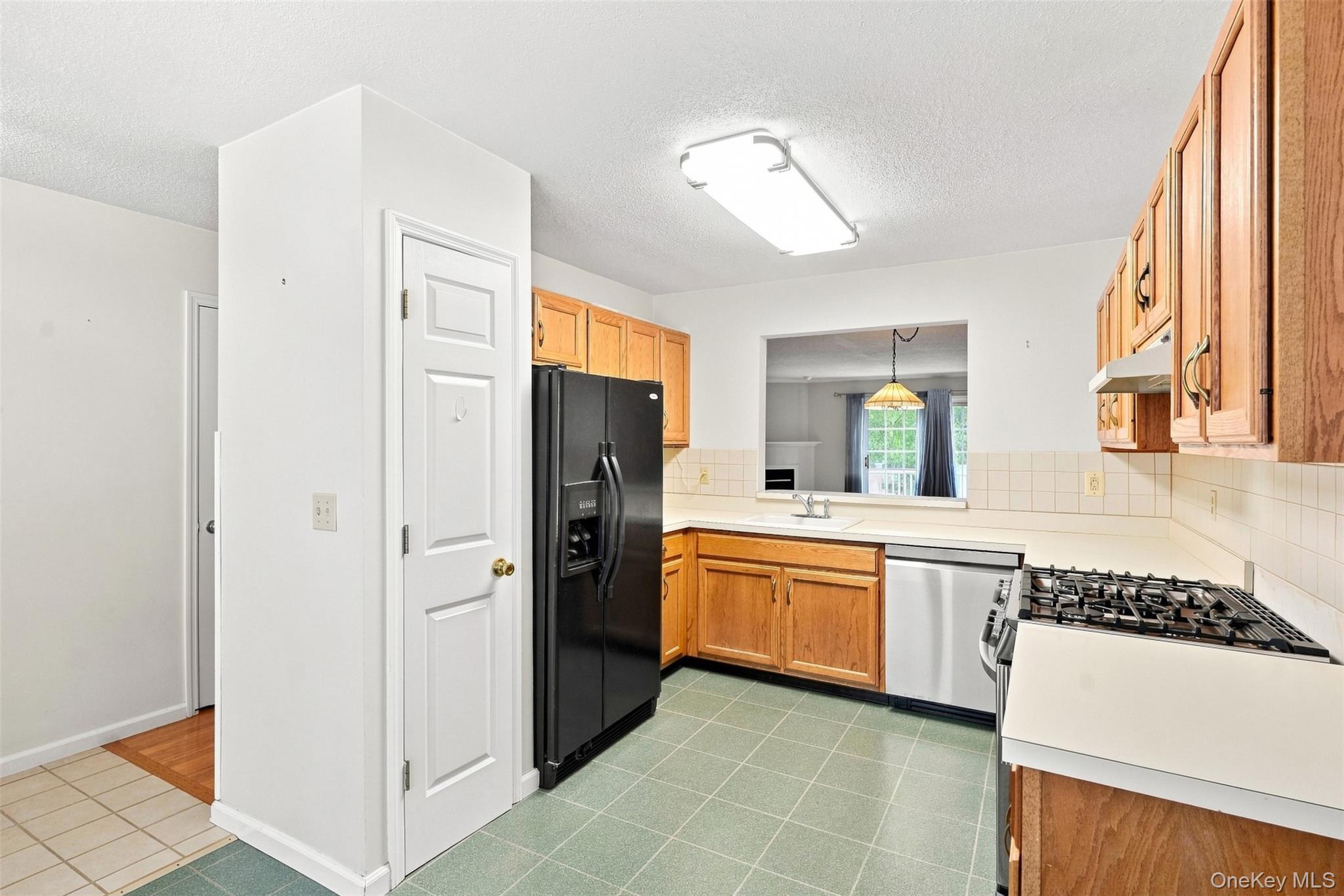 103 Kensington Court – For Sale photo 7