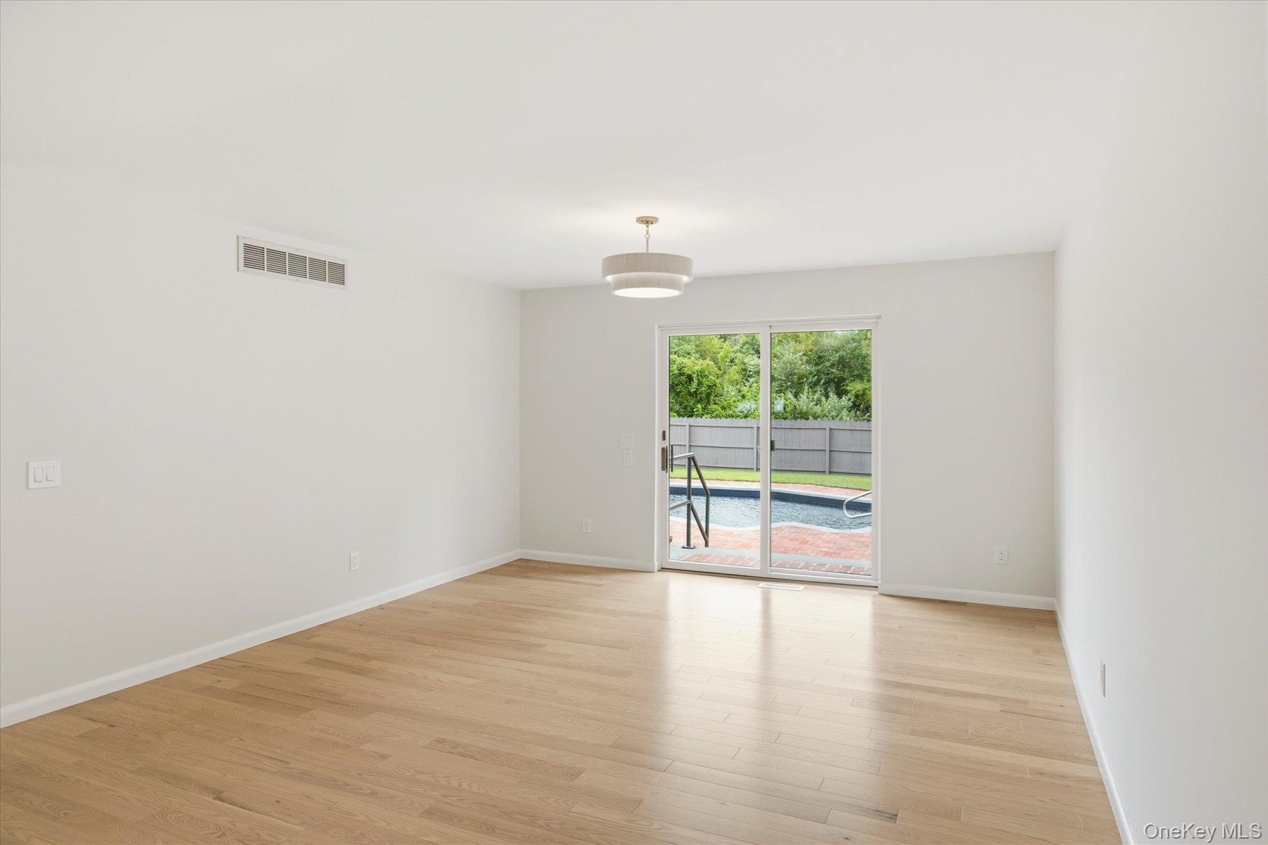 177 Herricks Lane – For Sale photo 17
