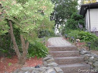 24 Schoolhouse Ln – For Sale photo 2