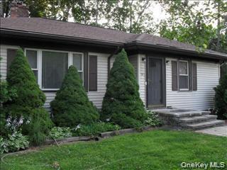 24 Schoolhouse Ln – For Sale