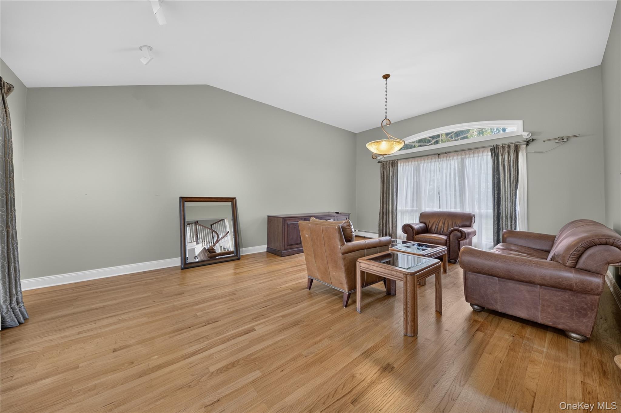3 Pond Ridge Road – For Rent photo 2