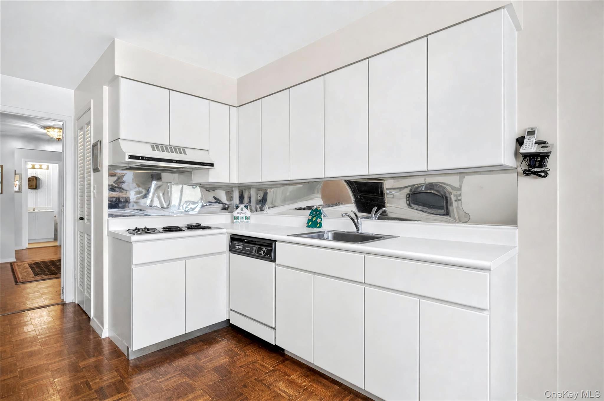 12 Bond Street, Unit 4D photo 17